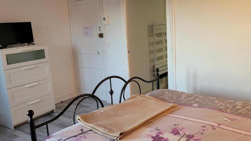 스탠다드 룸 공동 욕실, Auberge Gauloise