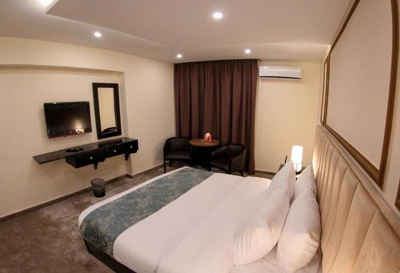 اتاق لوکس, Post Boutique