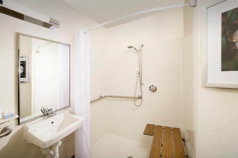 سوئیت برای معلولان, Candlewood Suites Richmond South, An Ihg