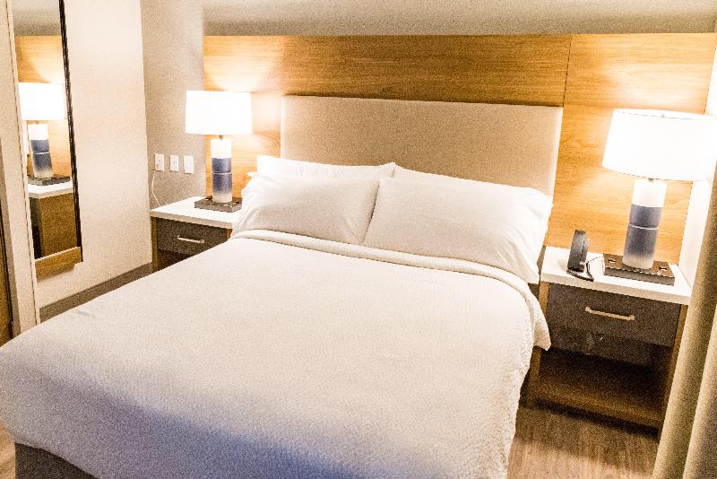 سوئیت برای معلولان, Candlewood Suites Richmond South, An Ihg