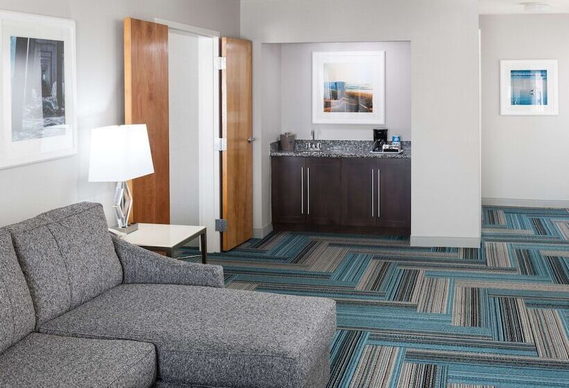 جناح, Hampton Inn San Diego Downtown