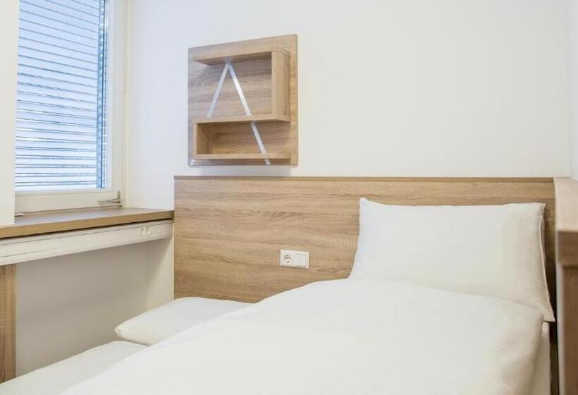 Номер Стандарт Индивидуальный, A2 Boarding House Memmingen