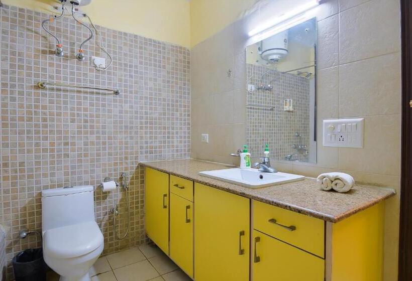 Escritório Estándar, Studio Serviced Apartments Near Fortis Hospital
