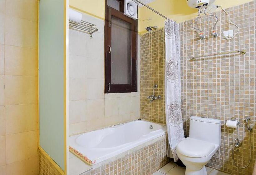 Escritório Estándar, Studio Serviced Apartments Near Fortis Hospital