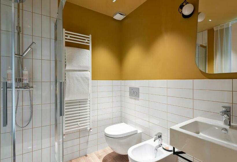 Номер Стандарт Вид на Сад, Ht Hotel Trieste