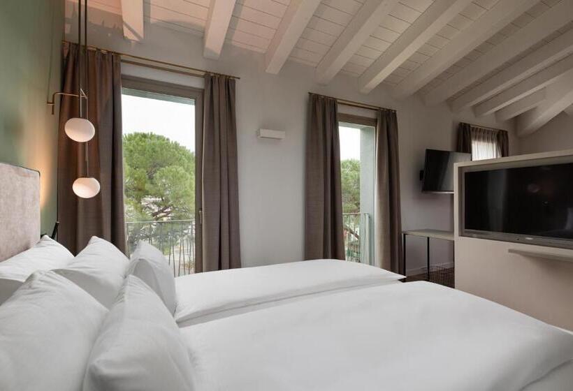 Полулюкс Повышенной Комфортности, Ht Hotel Trieste