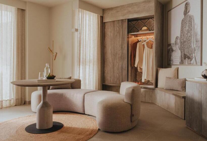 سوییت لوکس, Hyde Ibiza