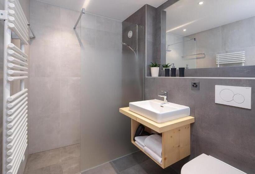Habitación Estándar con Balcón, Petit Paradis