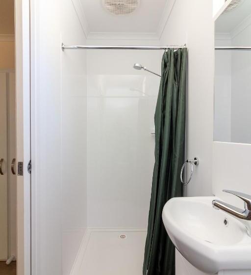 Семейный Номер, Paringa Caravan Park