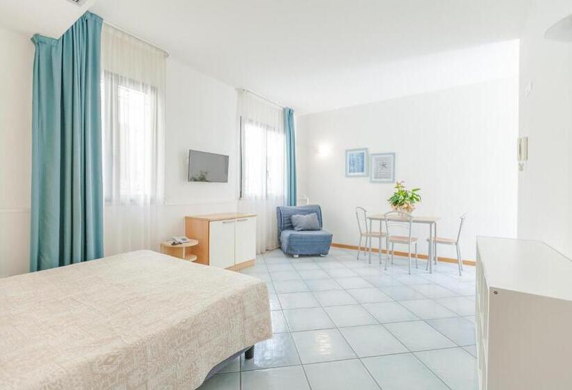 استودیوی استاندارد, Residence Ascot