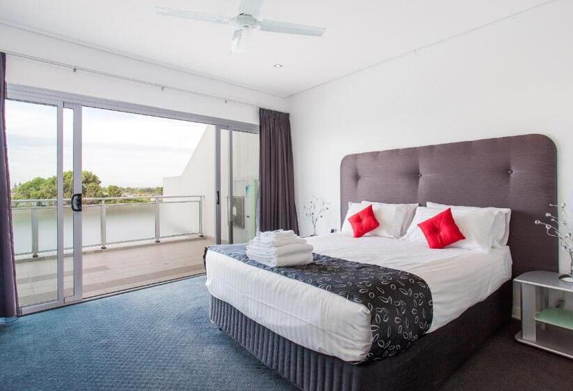 2 Bedroom Premium Apartment Sea View, Spinnakers By Rockingham Apartments