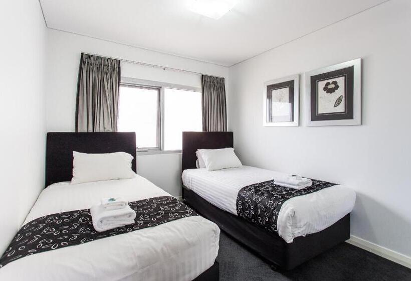 2 Bedroom Premium Apartment Sea View, Spinnakers By Rockingham Apartments