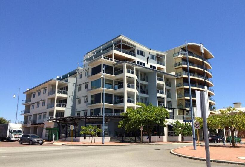 2 Bedroom Premium Apartment Sea View, Spinnakers By Rockingham Apartments