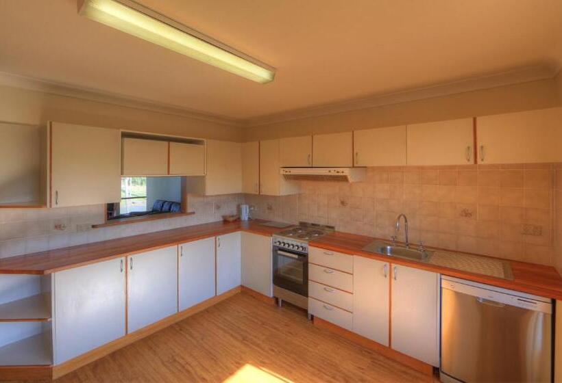Апартаменты 2 Спальни Вид на Море, Diamond Beach Resort, Mid North Coast Nsw