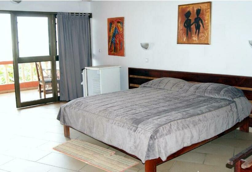 اتاق لوکس با چشم‌انداز دریا, Alize Plage