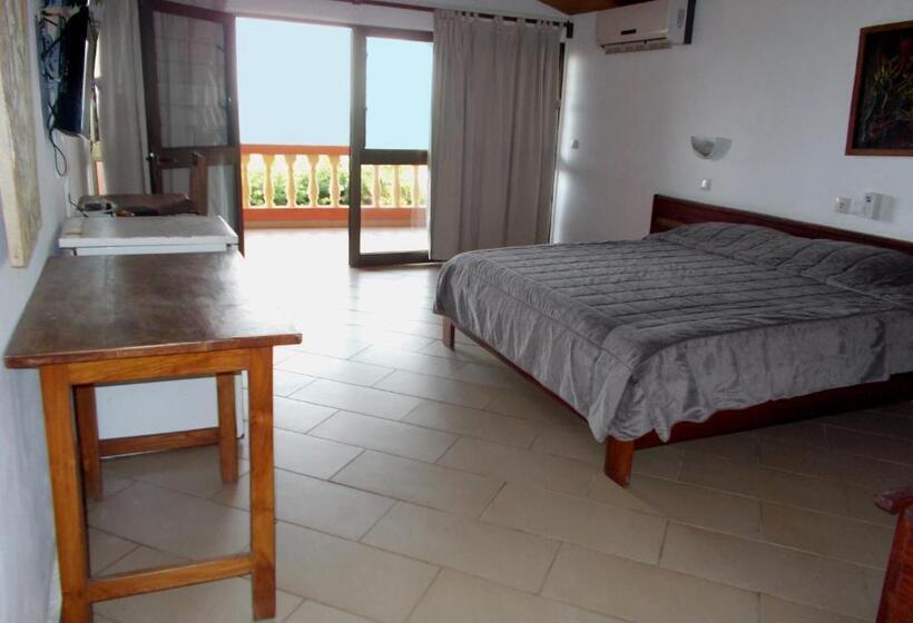 اتاق لوکس با چشم‌انداز دریا, Alize Plage