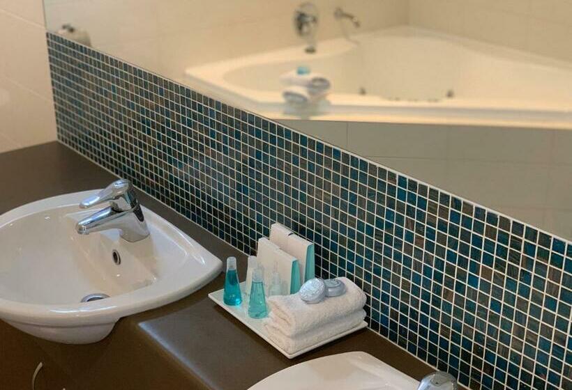 스탠다드 룸 킹사이즈 침대, Springs Shoalhaven Nowra