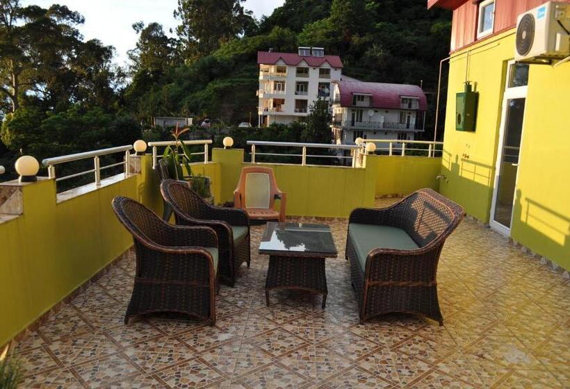 اتاق استاندارد چهار تخته, Akhmed Guest House