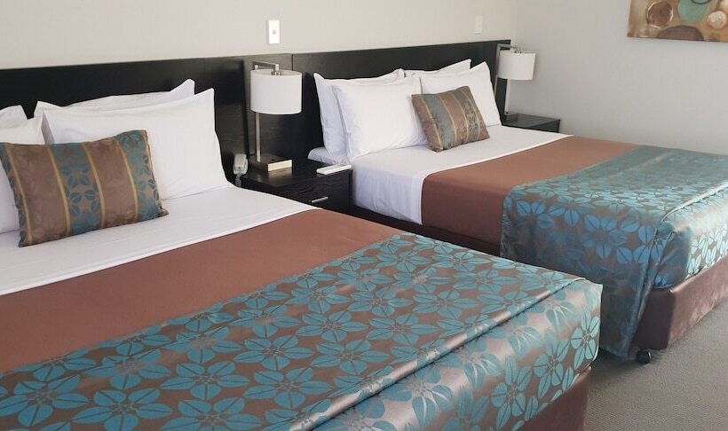 Номер Стандарт, Royal Motel Miles