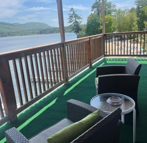 キングサイズベッドのスタンダードルーム, Lake Crest Inn