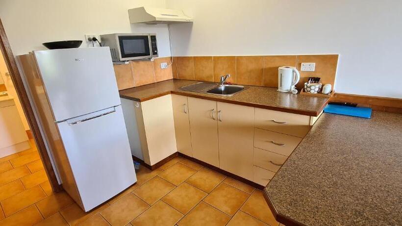 Семейный Номер Боковой Вид на Море, Cardwell Beachfront Motel