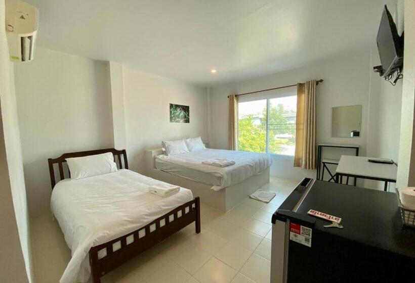 标准三人间, Baan Ruay Suk Resort Lopburi