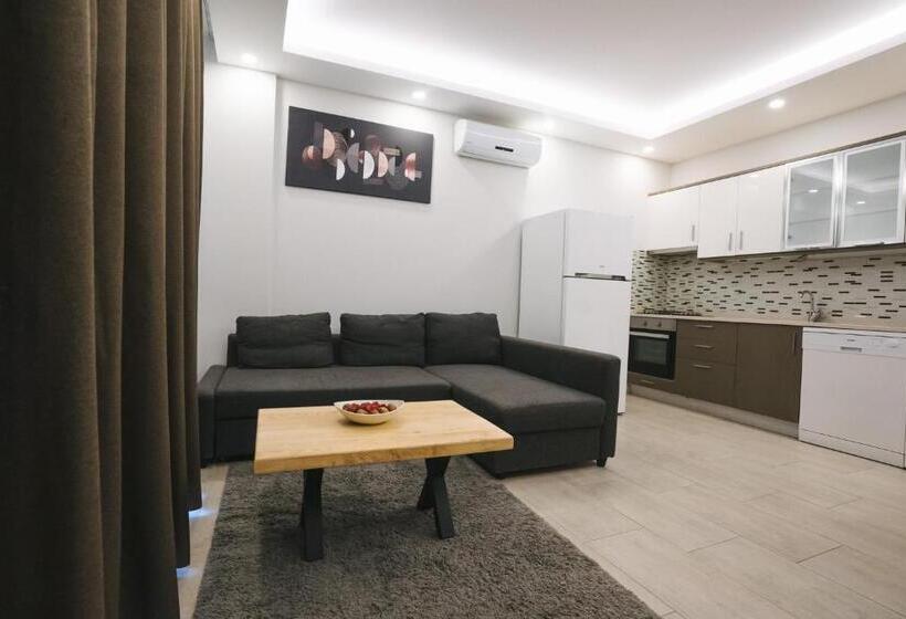 Апартаменты 1 Спальня Вид на Бассейн, Maye Residence