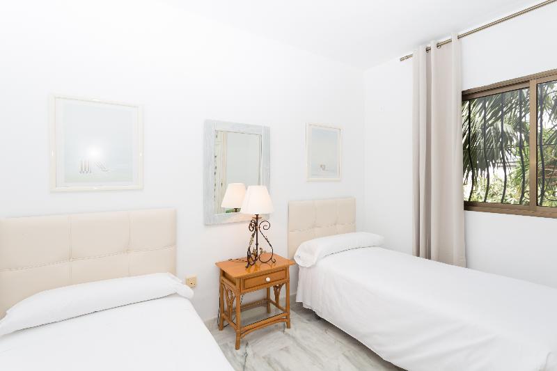 ４ベッドルームアパートメント, Coral Beach Apart