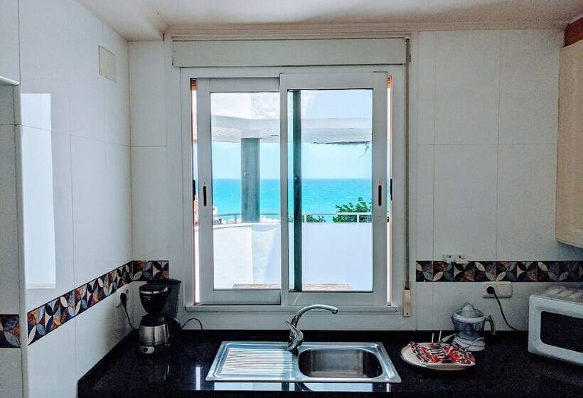 ２ベッドルームアパートメント, Coral Beach Apart