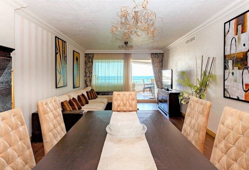 ３ベッドルームのスーペリアアパートメント, Coral Beach Apart