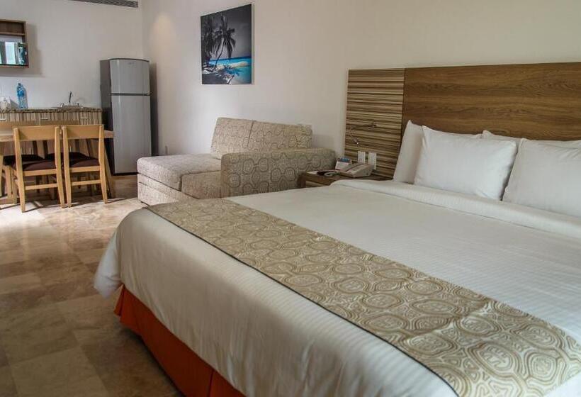 Family studio with sea view, Krystal Cancun