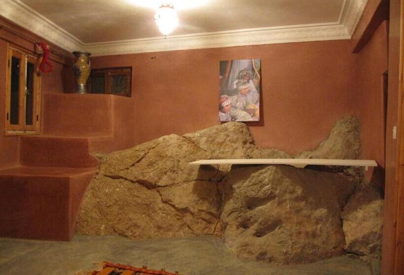 Номер Стандарт Трехместный, Auberge Des Cavaliers Du Todra