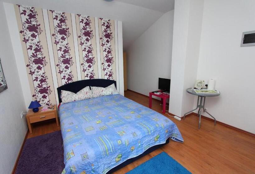 스탠다드 테라스 룸, Rooms And Apartments Sally