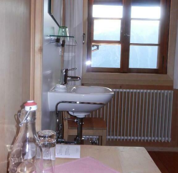 스탠다드 룸 공동 욕실, Restaurant Capricorns