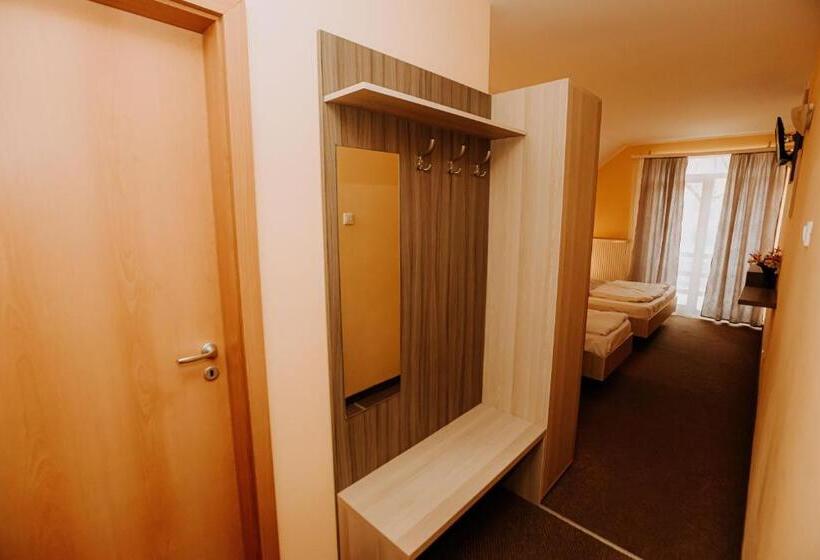 اتاق استاندارد سه نفره, Guest House Lacul Linistit