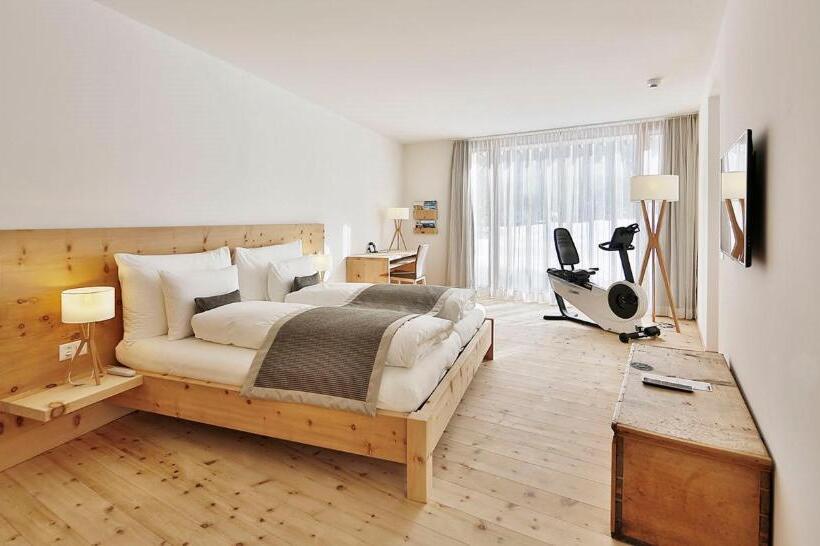 Люкс, Relais & Châteaux In Lain Hotel Cadonau