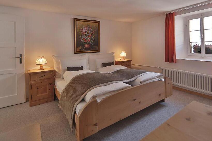 Семейный Номер Классика, Relais & Châteaux In Lain Hotel Cadonau