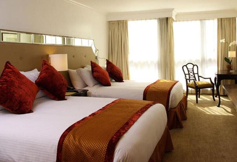 Полулюкс Премиум, Discovery Suites Manila, Philippines