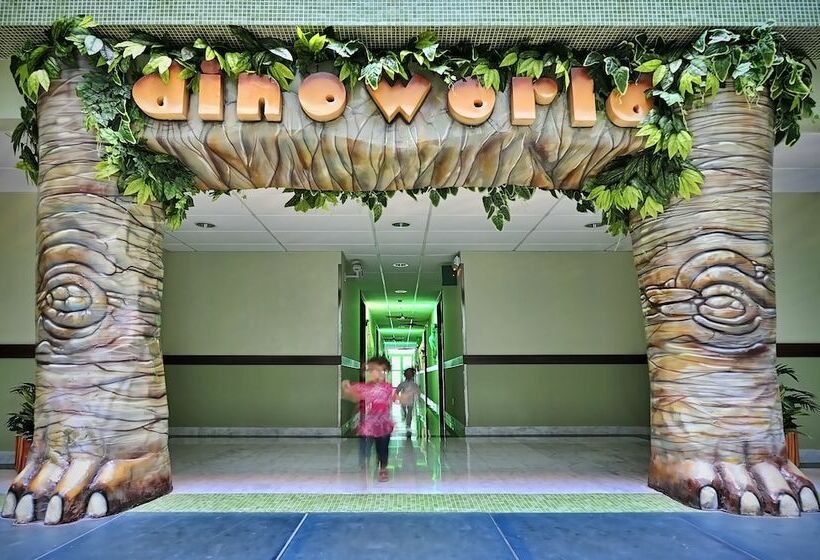 Полулюкс, Holiday World Riwo