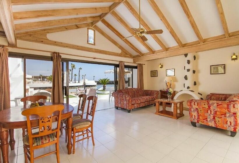 Апартаменты Superior 3 Спальни, Sands Beach Resort