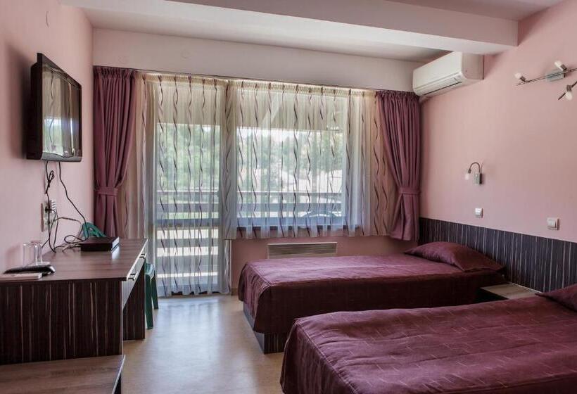 Номер Стандарт с Террасой, Family Hotel Kipra