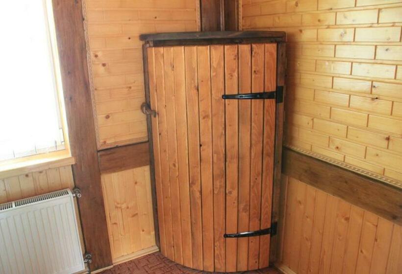 سوییت, Cottage U Yaremy Mykulychyn