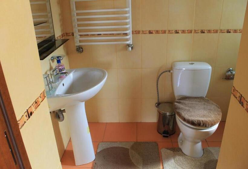 سوییت, Cottage U Yaremy Mykulychyn