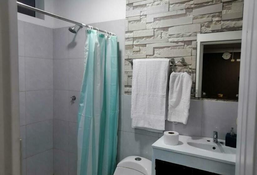اتاق استاندارد, Zoila's Suite Escape