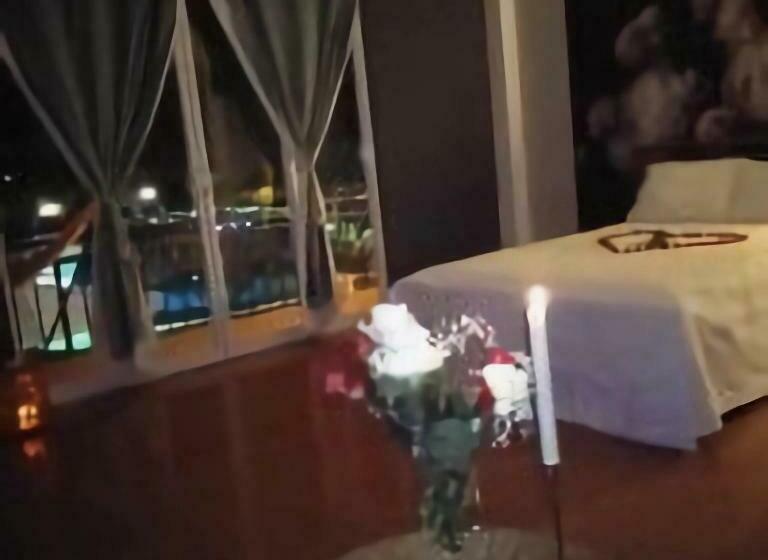 اتاق استاندارد, Zoila's Suite Escape