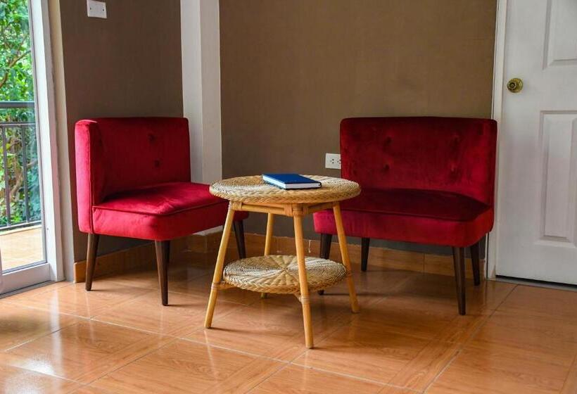 سوییت خانوادگی, Zoila's Suite Escape