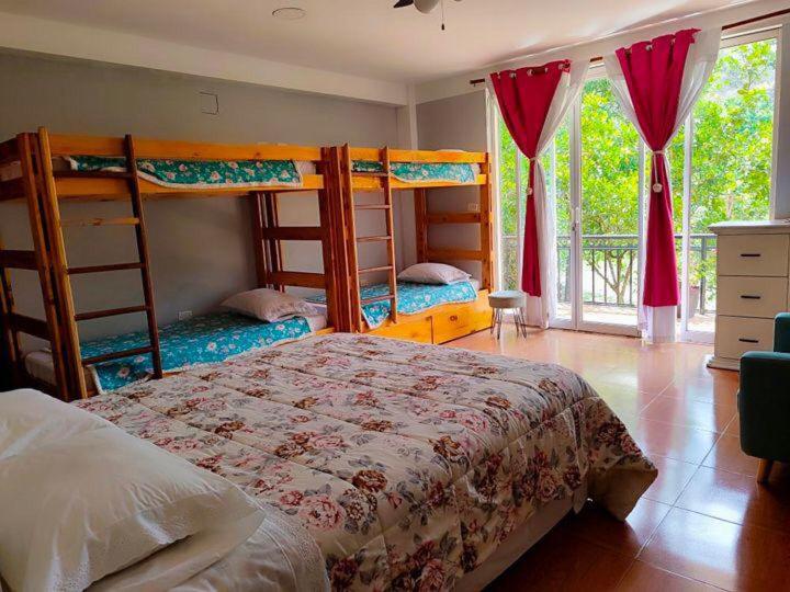 سوییت خانوادگی, Zoila's Suite Escape
