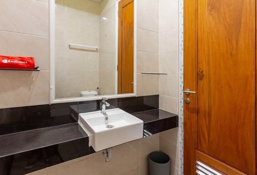 Номер Deluxe, Reddoorz Syariah @ Kebraon