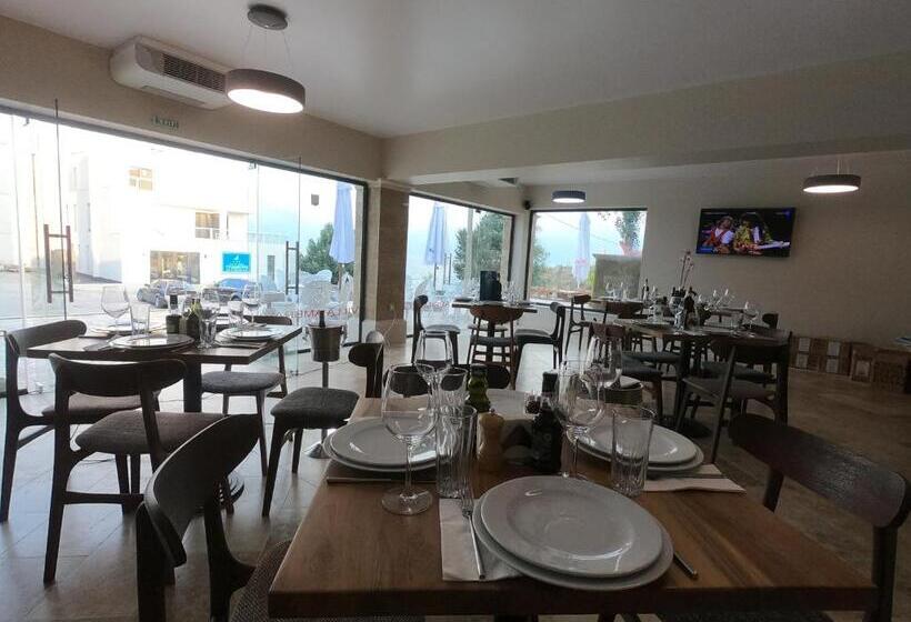 Трехместный Номер Deluxe Вид на Море, Villa Ambra