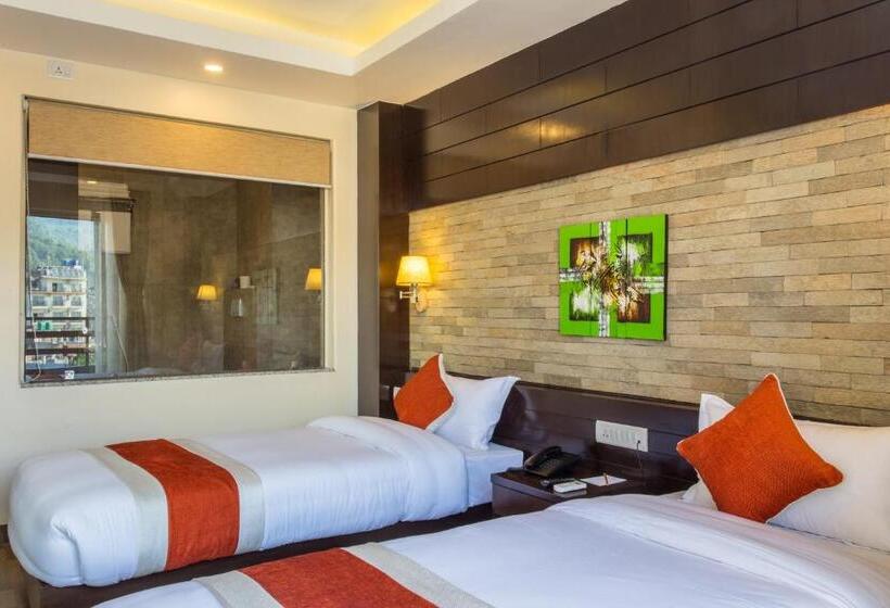 اتاق خانوادگی با چشم‌انداز کوه, Bodhi Suites Boutique Hotel And Spa